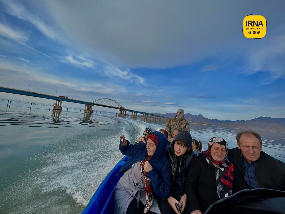 بازگشت قایق‌های تفریحی به دریاچه ارومیه
