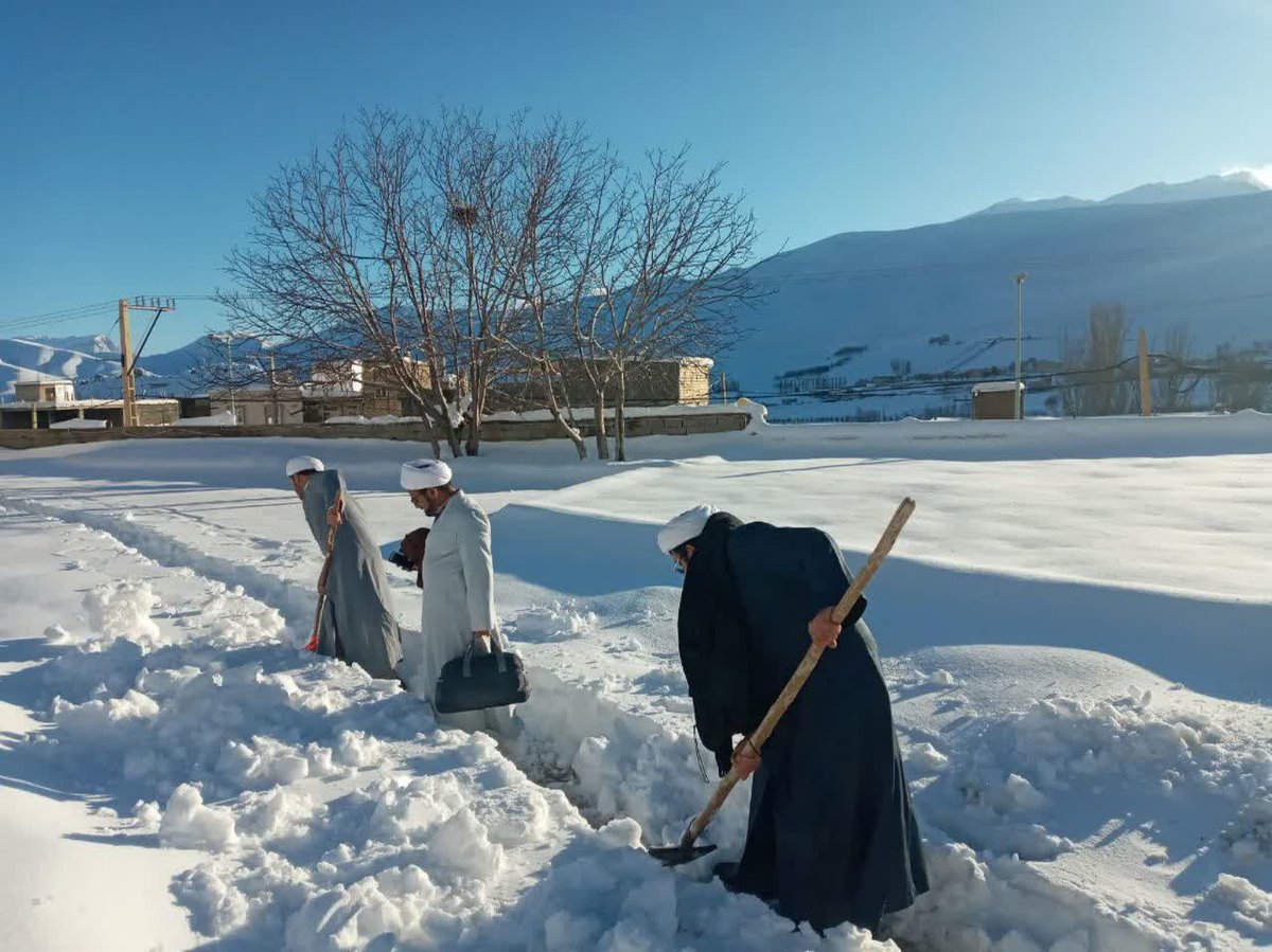 عکسی از سه روحانی در برف که وایرال شد