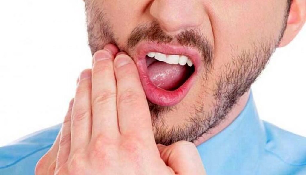 ۷ روش فوری برای تسکین دندان درد در منزل