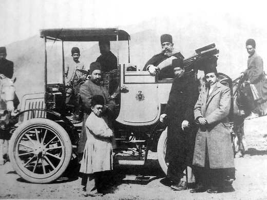 عکسی جالب از نخستین خودرویی که وارد تهران شد