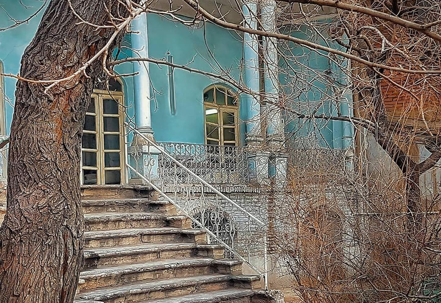 مدرسه ناموس؛ مکانی که سرنوشت دختران تهرانی را تغییر داد