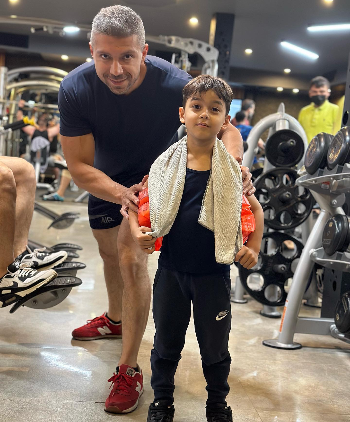 تصاویری از شوآف ورزشی ساعد سهیلی و پسرش!