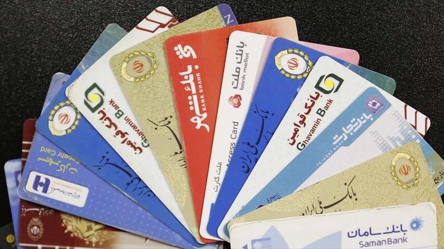 خرید با کارت بانکی از دسترس ایرانی‌ها دور می‌شود