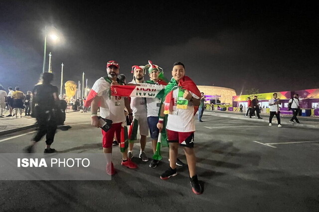 تصاویر جالب از هواداران ایرانی در ورزشگاه الثومه