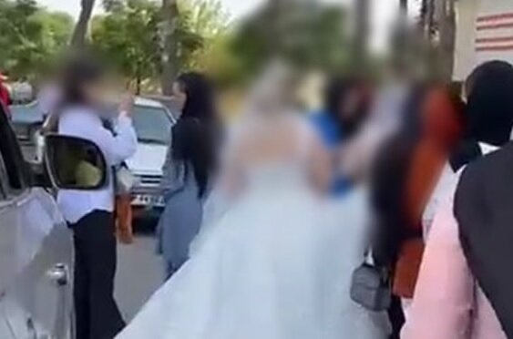 تصاویر «فشن شو عروس» در خیابان‌های بهارستان
