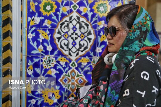 پوشش چند توریست‌ زن خارجی در عزاداری‌‌های یزد