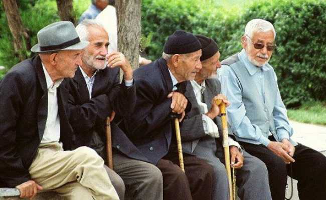 سن امید به زندگی در ایرانی‌ها چقدر است؟