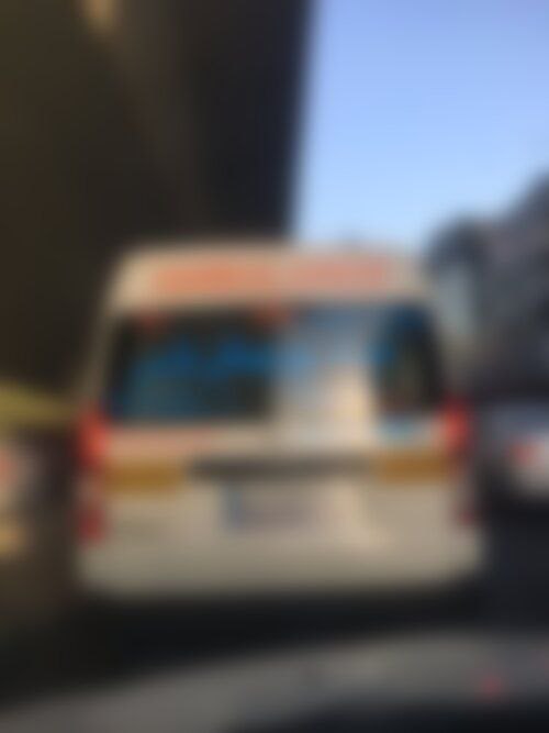 عکس لو رفته از یک آمبولانس خصوصی در خیابان