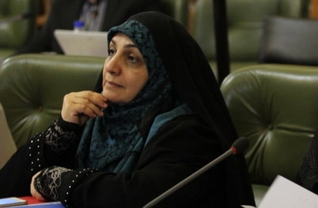 خانم قابله‌ای که اولین دیپلمات زن ایران شد!