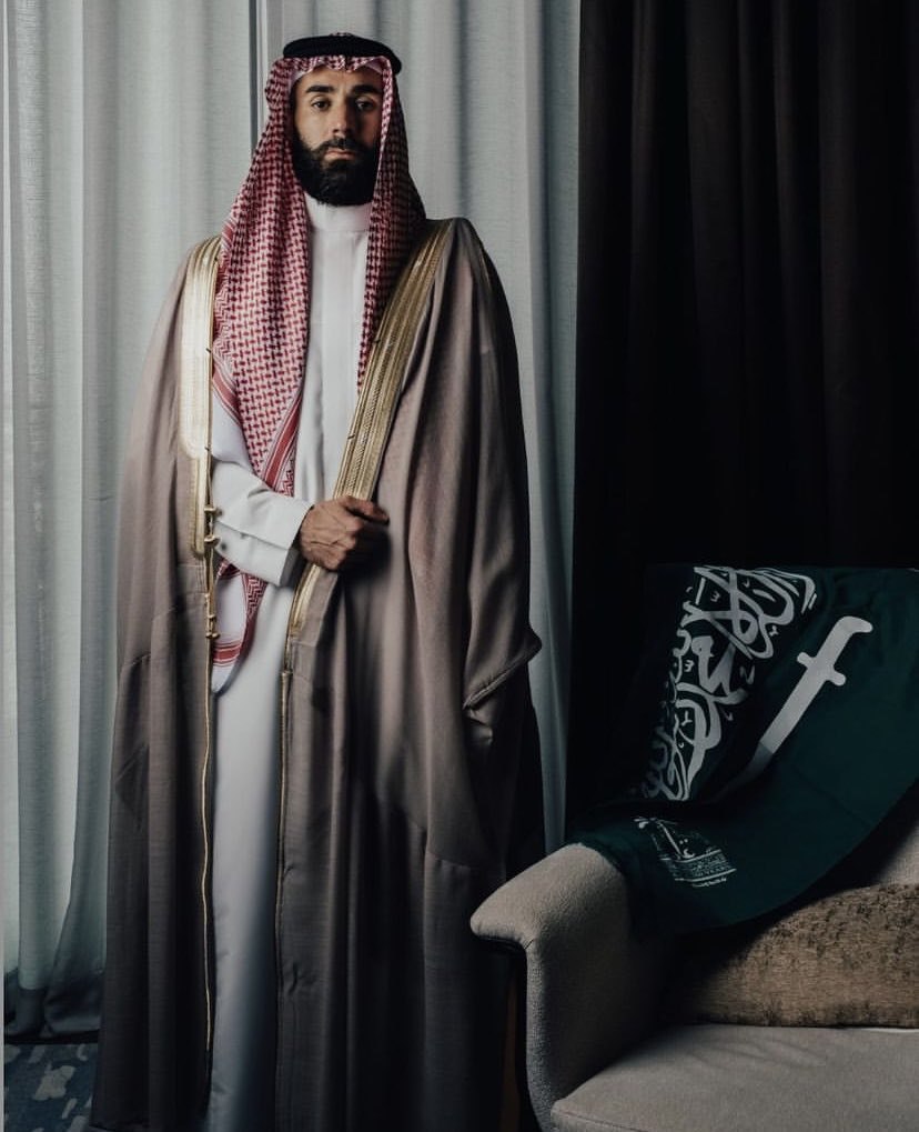 عکس خاص کریم بنزما با لباس و پرچم عربستان