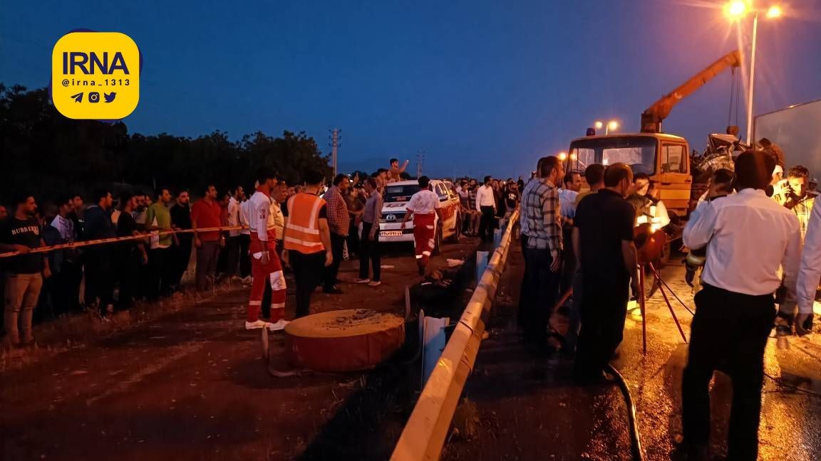 تصاویری از تصادف زنجیره‌ای در اتوبان قزوین - کرج