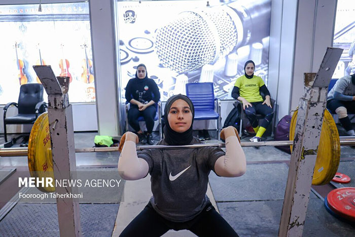 تمرین سخت دختران وزنه‌بردار برای میدان آسیایی