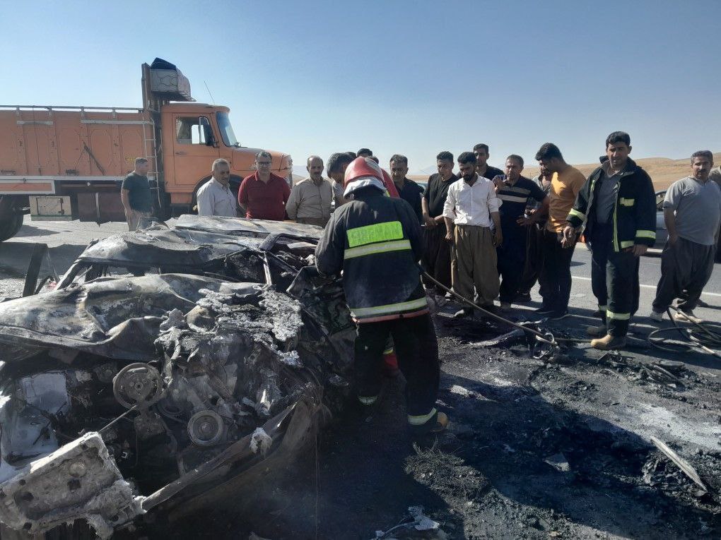 تصادف خونین چند خودرو با کامیون در جاده سقز