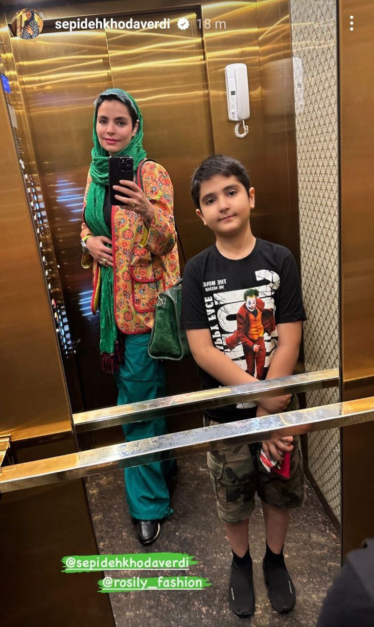 عکسی از بازیگر زن تلویزیون همراه پسر نوجوانش