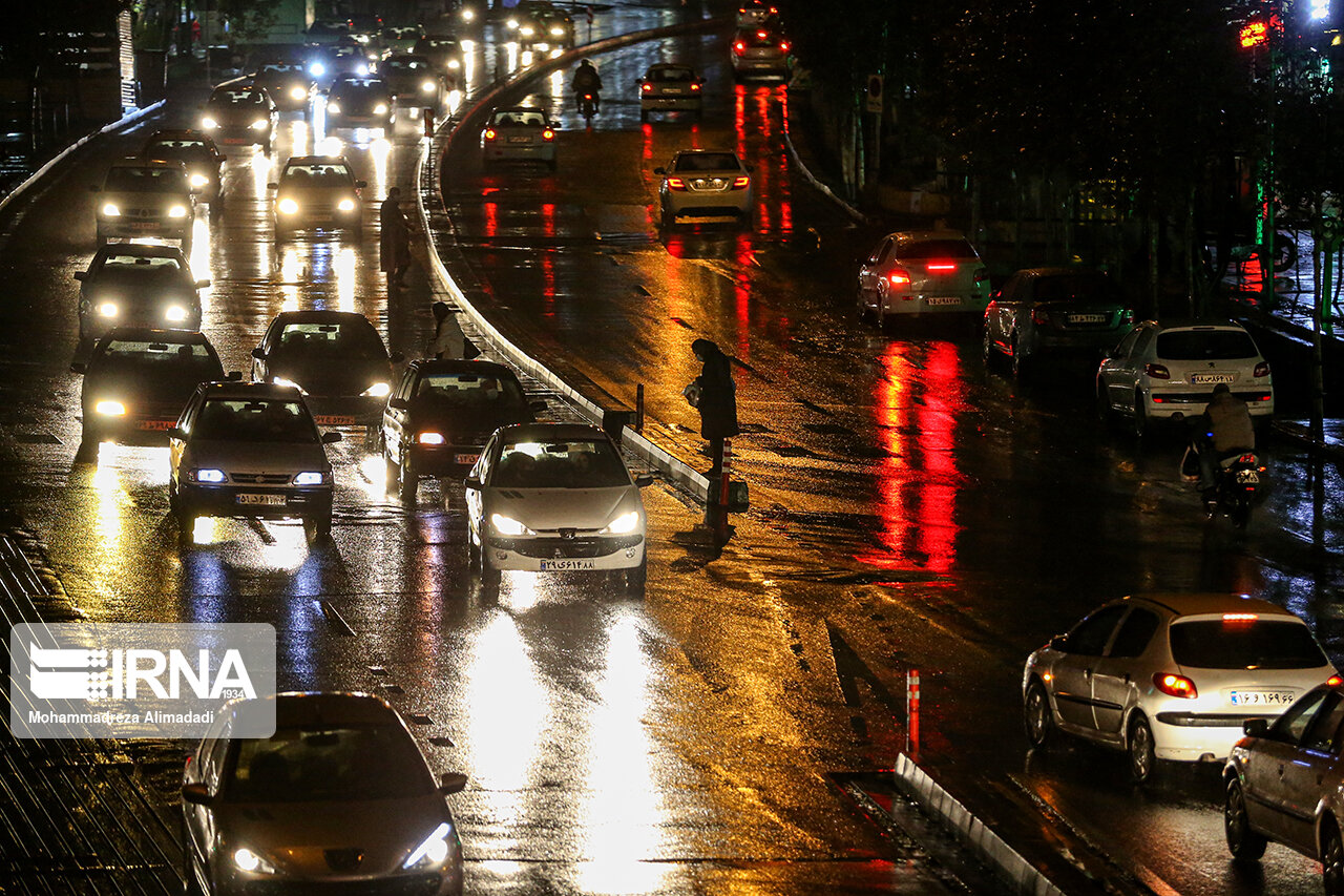 تصاویر دل‌انگیز از حال و هوای پنج‌شنبه‌ شب تهران
