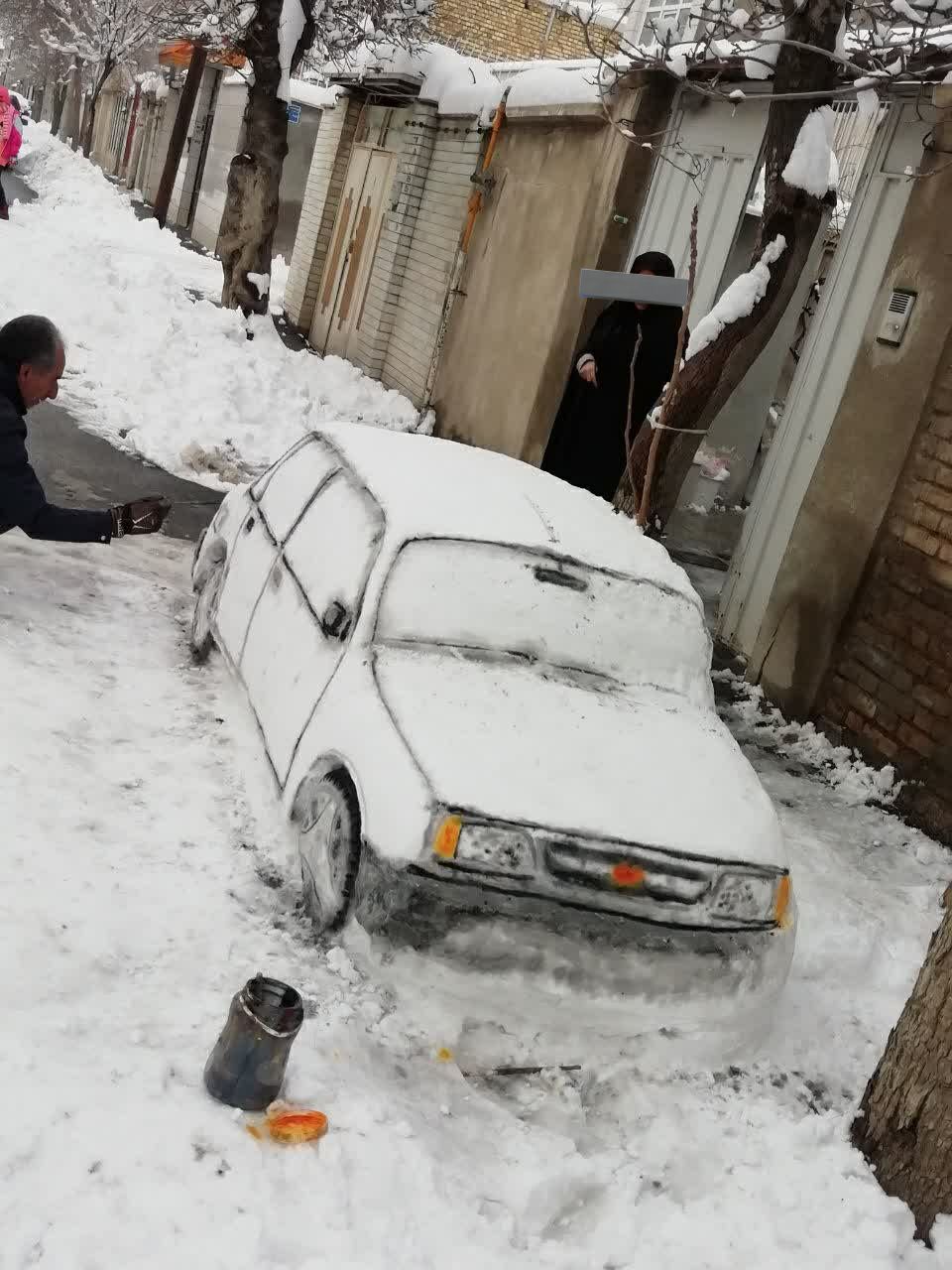 تصویری جالب از ابتکار عمل شوهرخاله با برف