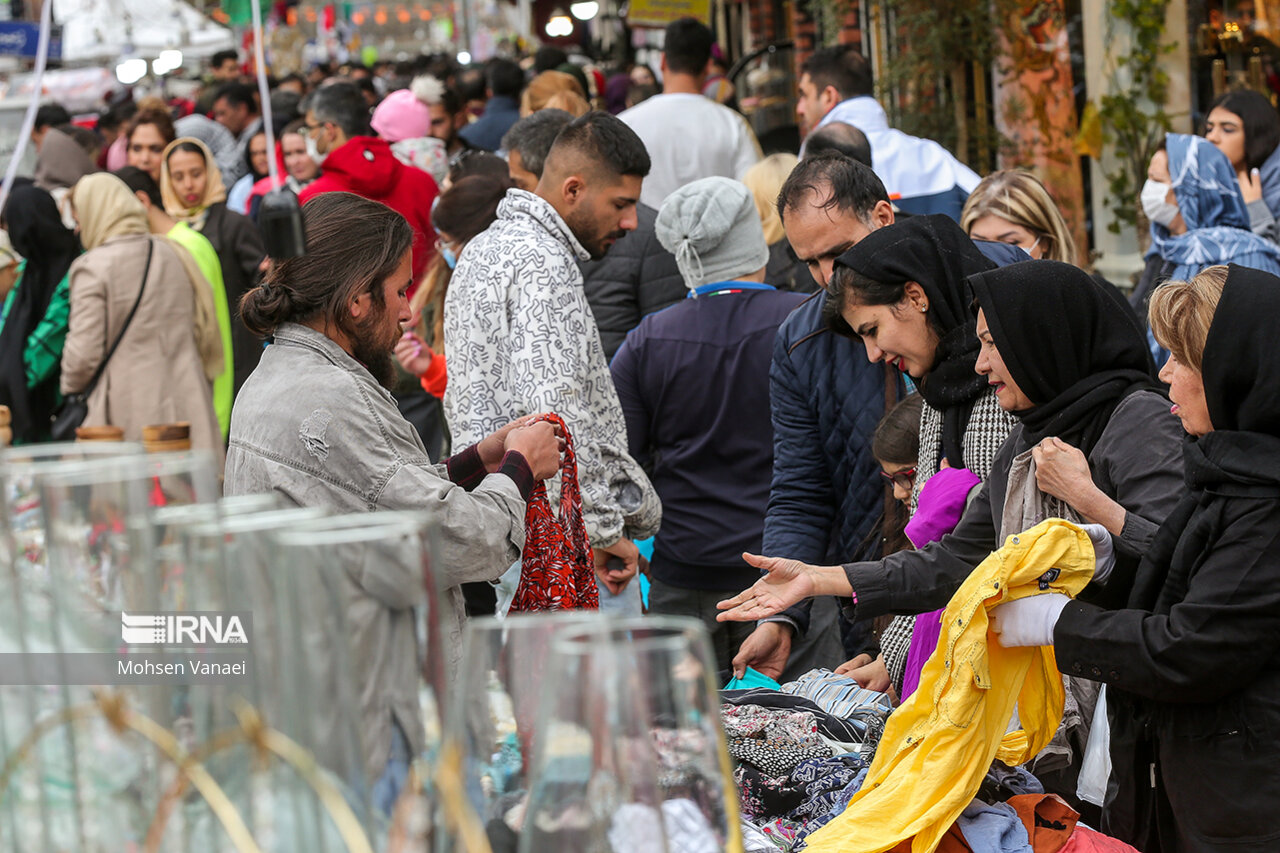 تصاویری از بازار نوروزی در میدان تجریش تهران 