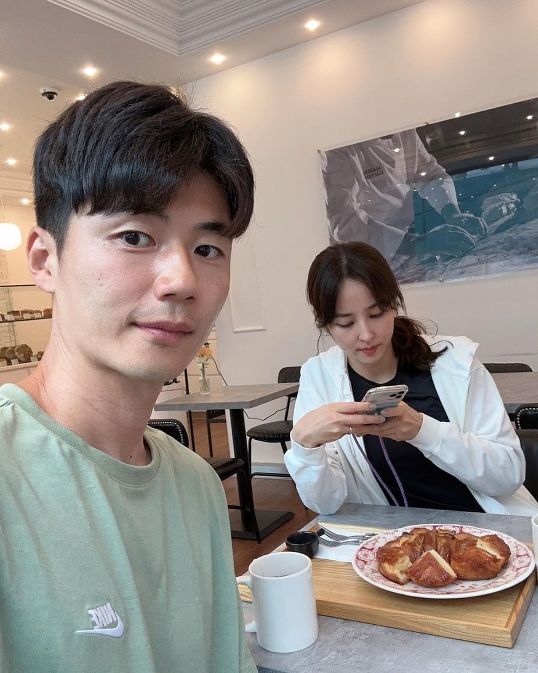 عکس رمانتیک «سوسانو» و همسرش در یک کافه