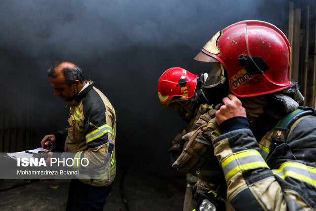 نجات ۱۲ نفر از آتش خانه‌ای در جنوب تهران 