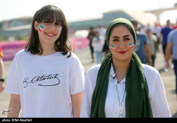 عکسهایی برای نرمالایز بیحجابی در ایران؟