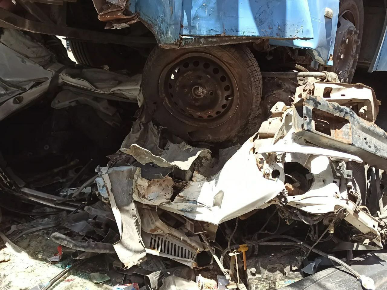 تصادف هولناک یک اتوبوس با چند خودرو در تبریز