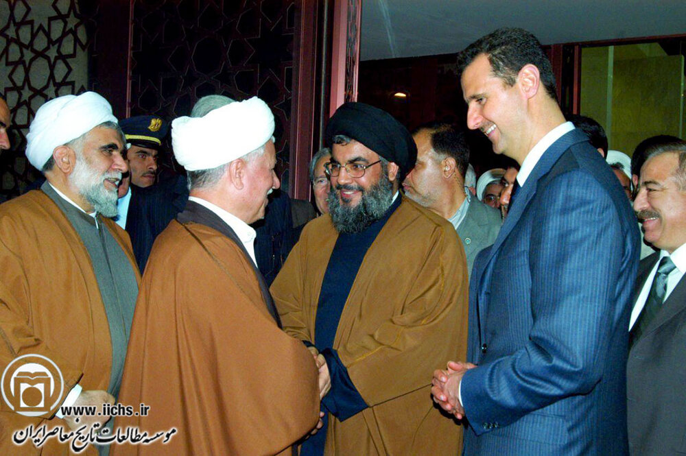 عکسی زیرخاکی از رفسنجانی، حسن نصرالله و اسد 