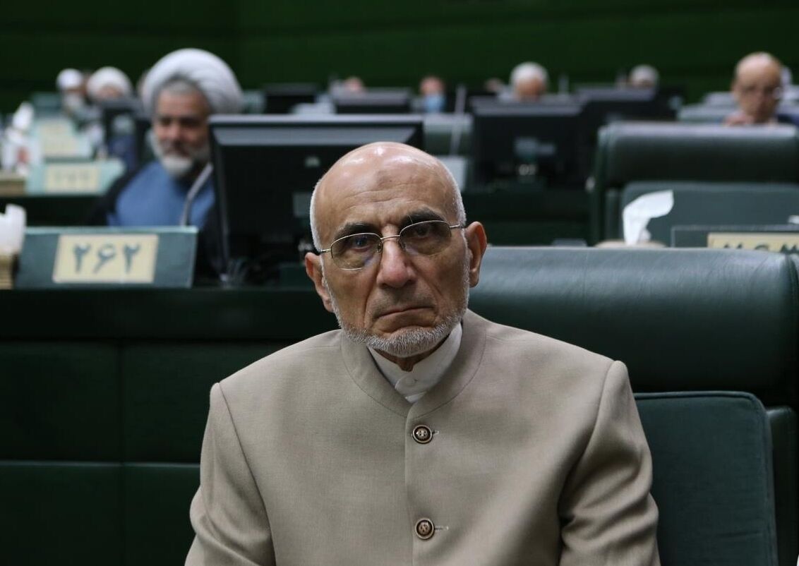 سکوت این سیاستمدار ایرانی اعصاب ملت را راحت می کند