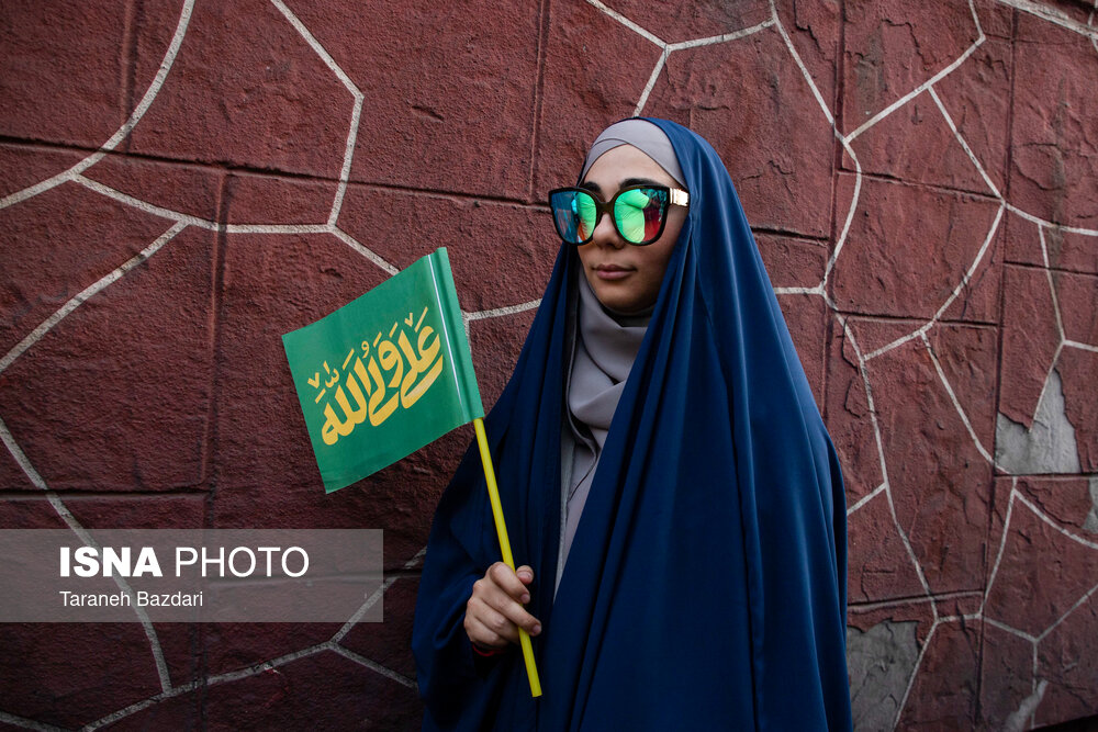 تصویری از مهمونی ۱۰ کیلومتریِ تهران که وایرال شد 