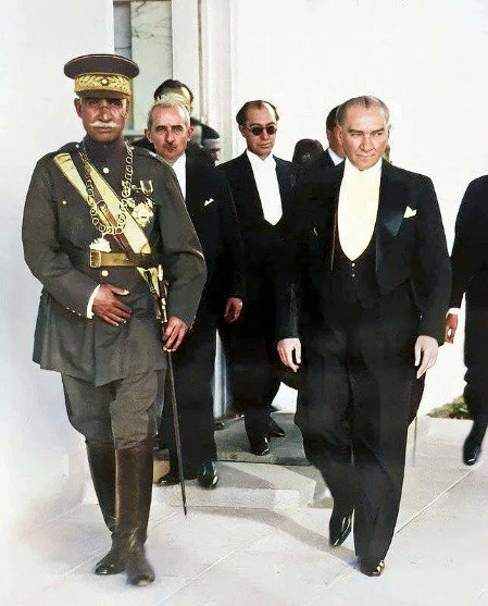 برای اولین بار، انتشار ۱۰ عکس رنگی از محمدرضا پهلوی و رفقا