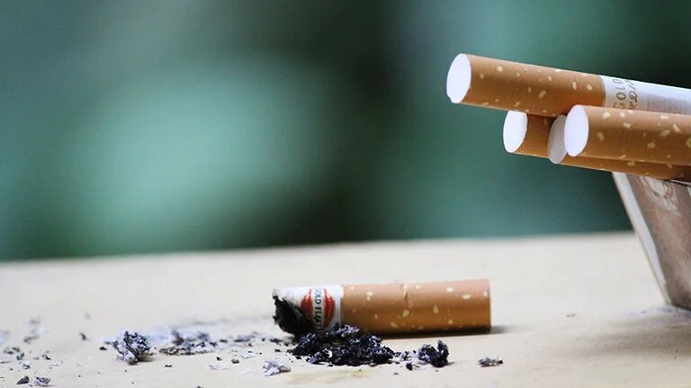 سن مصرف قلیان و سیگار به ۱۳ سالگی رسید