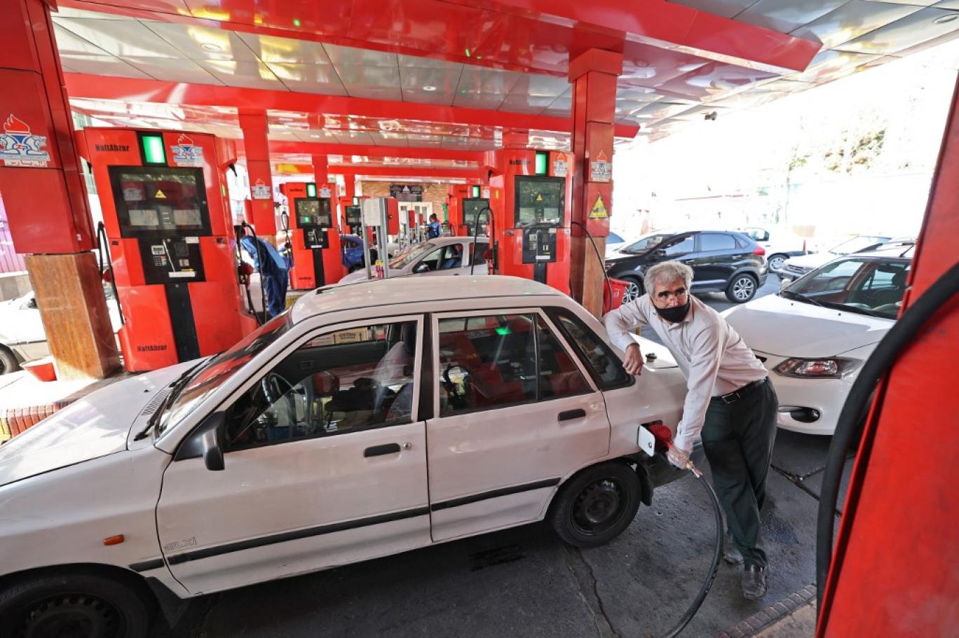 مقدمه‌چینیِ دولت برای اجرای طرح جنجالیِ بنزینی؟