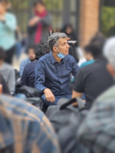 تصاویری از عادل در تجمع امروزِ دانشگاه شریف