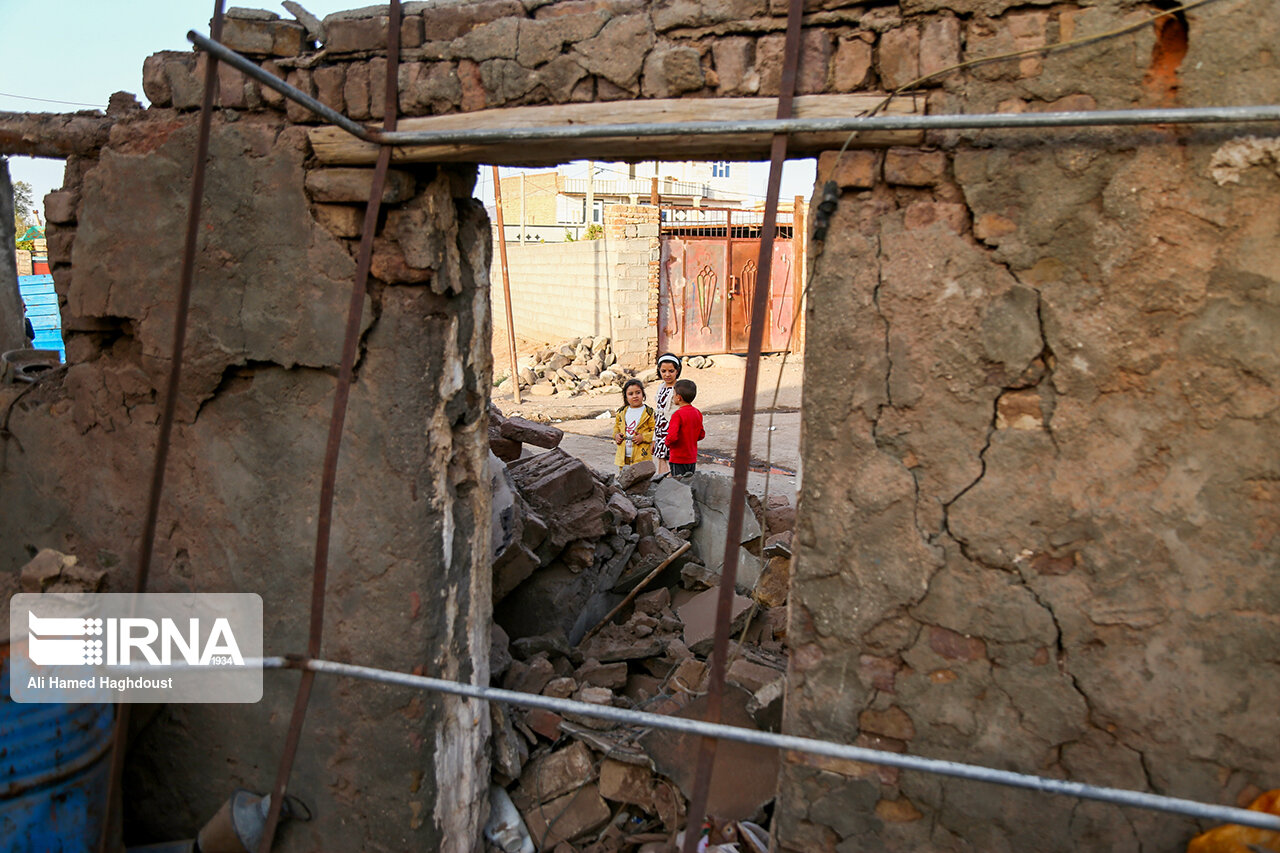 زلزله هولناک در خوی به روایت تصویر 