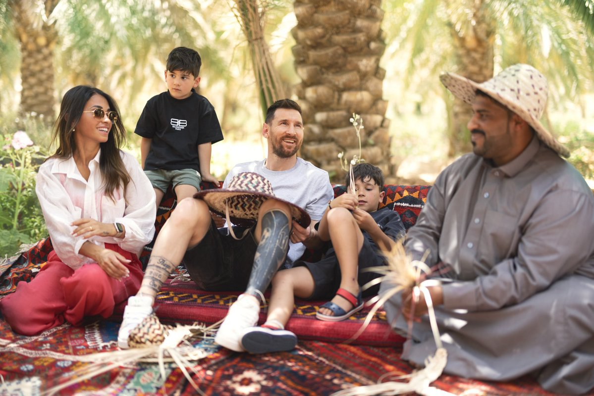 تصاویر داغ از مسی و خانواده‌اش در کشور عربستان