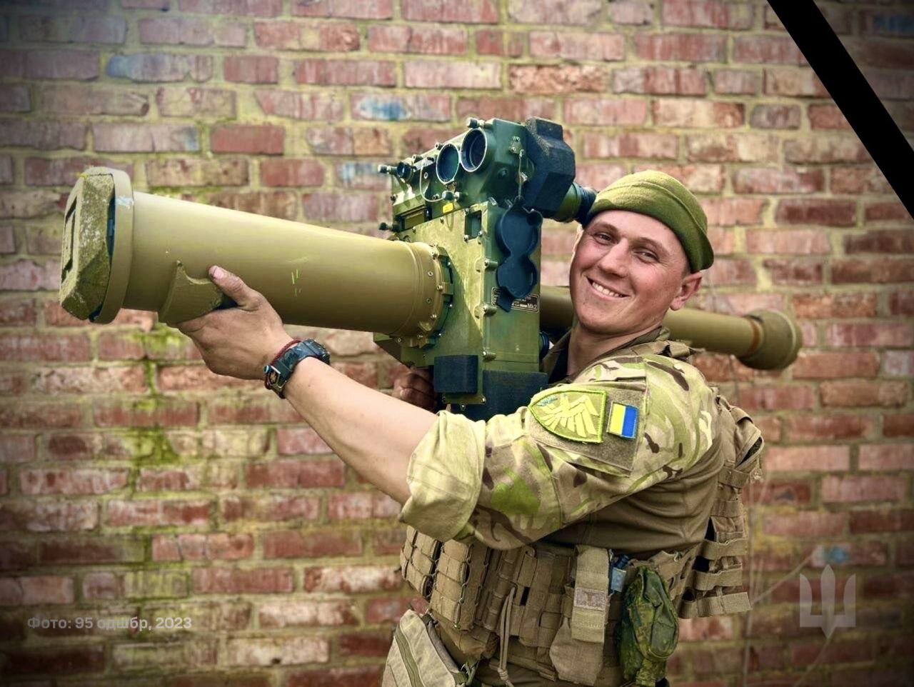 عجیب‌ترین سلاح روی دوش یک سرباز اوکراینی