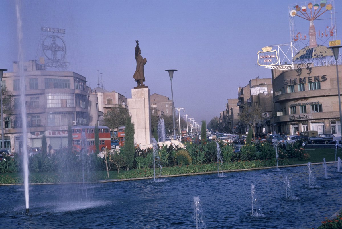 تصویر قدیمی و ناب از میدان مشهور پایتخت