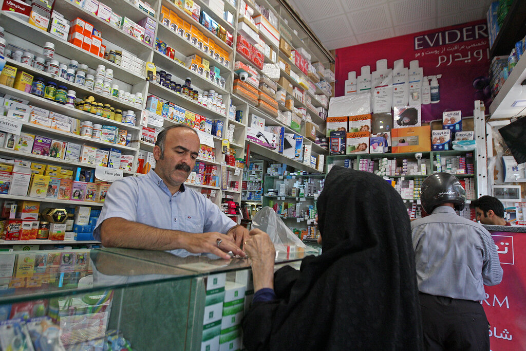 تصویری از مهربان‌ترین داروخانه ایران در قلب تهران