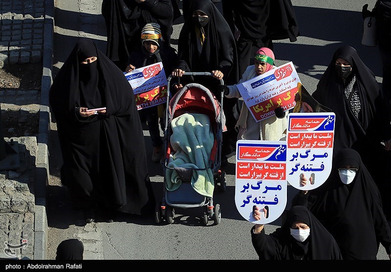 تصاویری از زنان برقع‌پوش ایرانی در 9 دی
