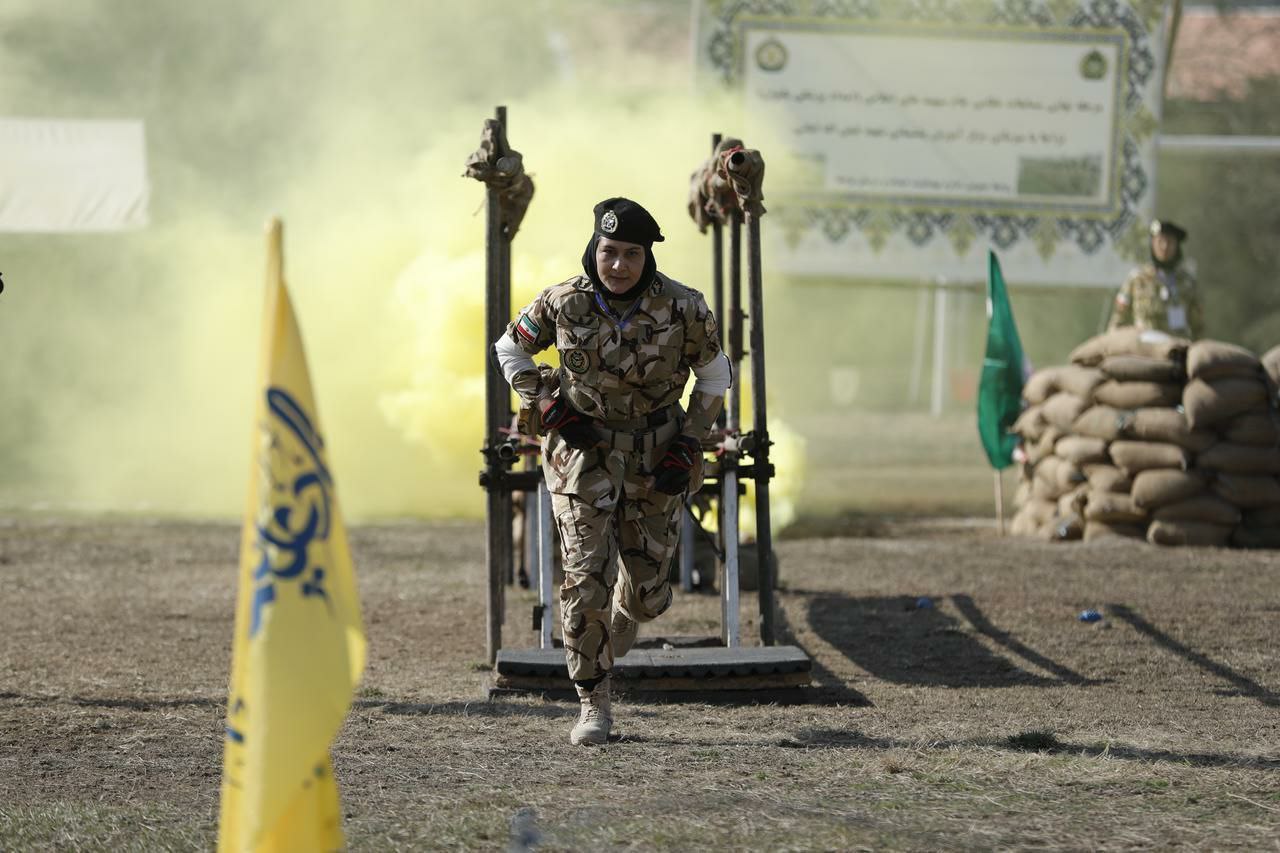 تصاویری متفاوت از زنان ارتشِ ایران