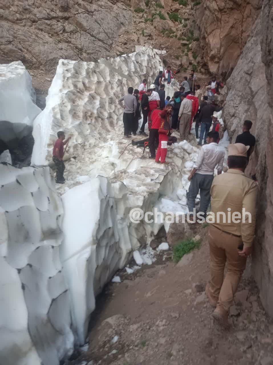 حادثه برای ۳۰ گردشگر در ارتفاعات سمیرم