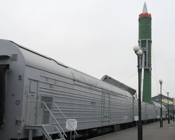 این قطارها برای حمله اتمی به آمریکا طراحی شده‌اند