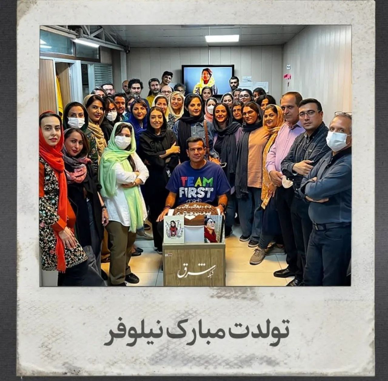 تصویری از جشن تولد یک خبرنگار بازداشتی