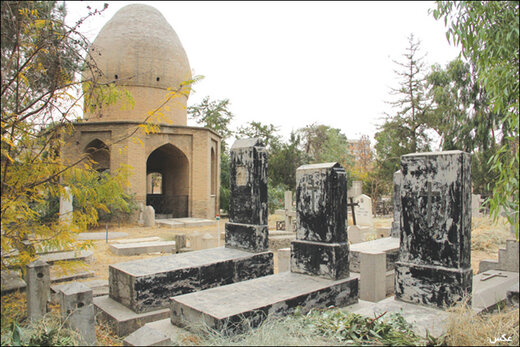 آرامگاه پزشک فرانسوی دربار قاجار در محله دولاب