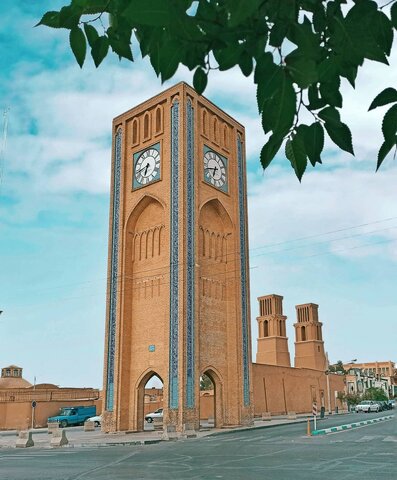 قدیمی‌ترین و اولین ساعت شهری ایران را ببینید