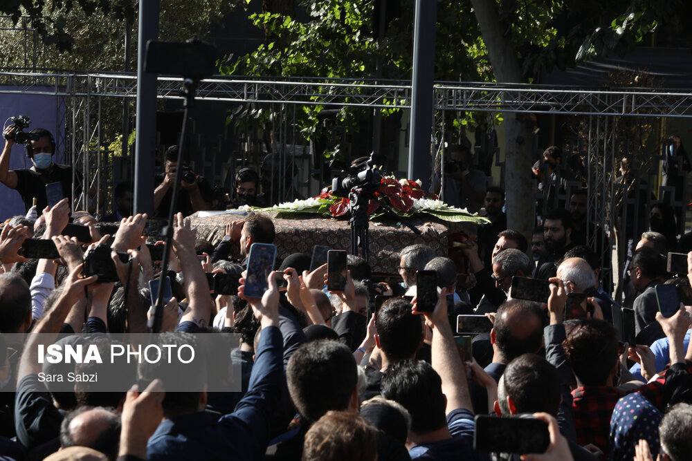 چند قاب از وداع مردم تهران با پیکر «سایه»