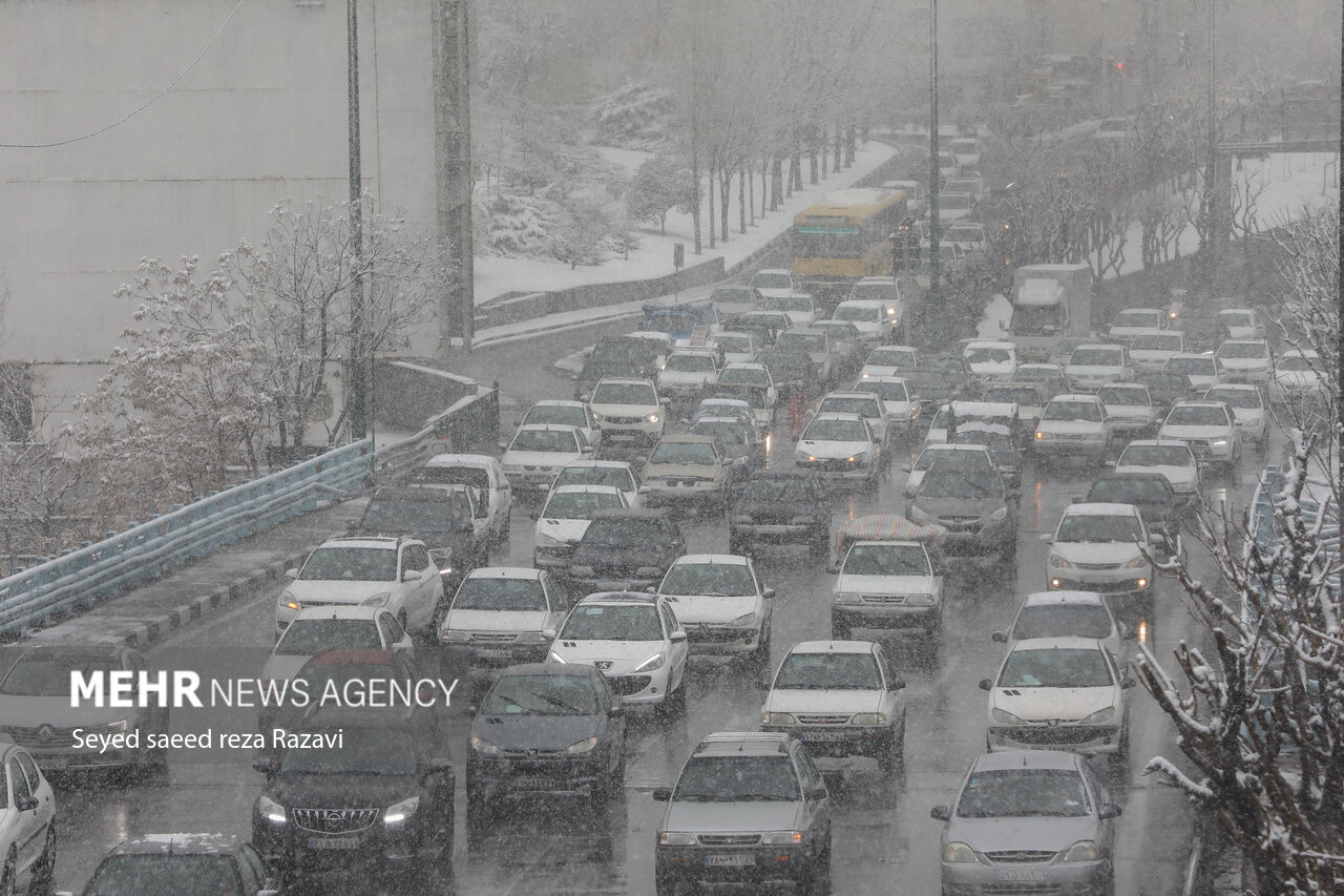 کنایه تند به شهرداری تهران در پی بارش برف سنگین