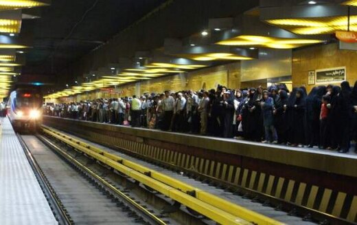 طرح جدید مترو برای عدم ورود مردان به واگن زنان!