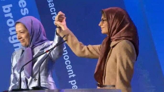 تصویر بحث‌برانگیز از شبنم مددزاده در پارلمان اروپا