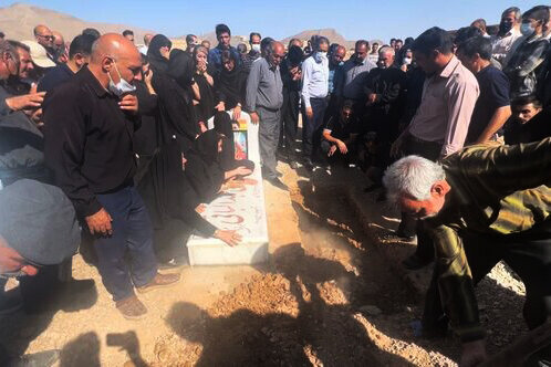 نبش قبر مجید عبدالباقی توسط خانواده قربانیان