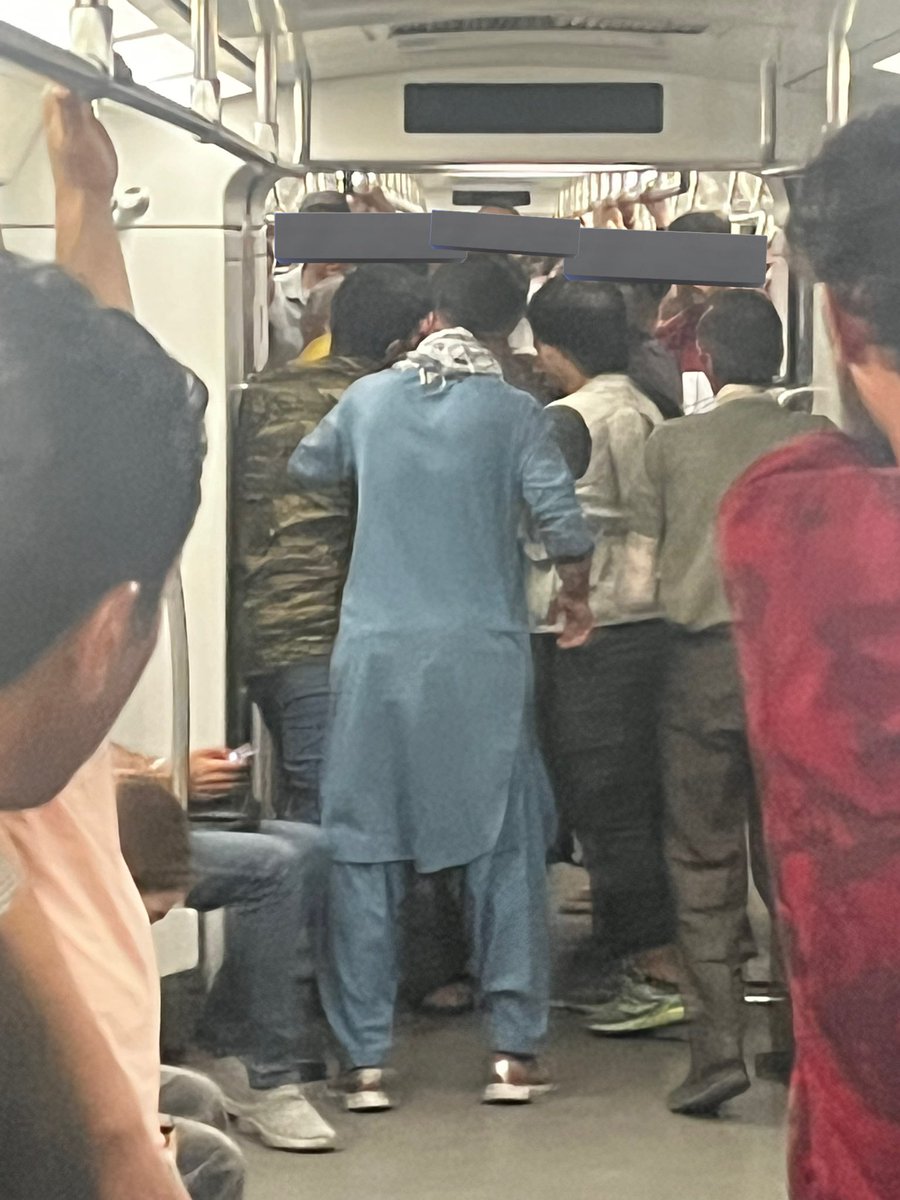 تصویری از یک اتفاق تاسف‌بار در متروی تهران